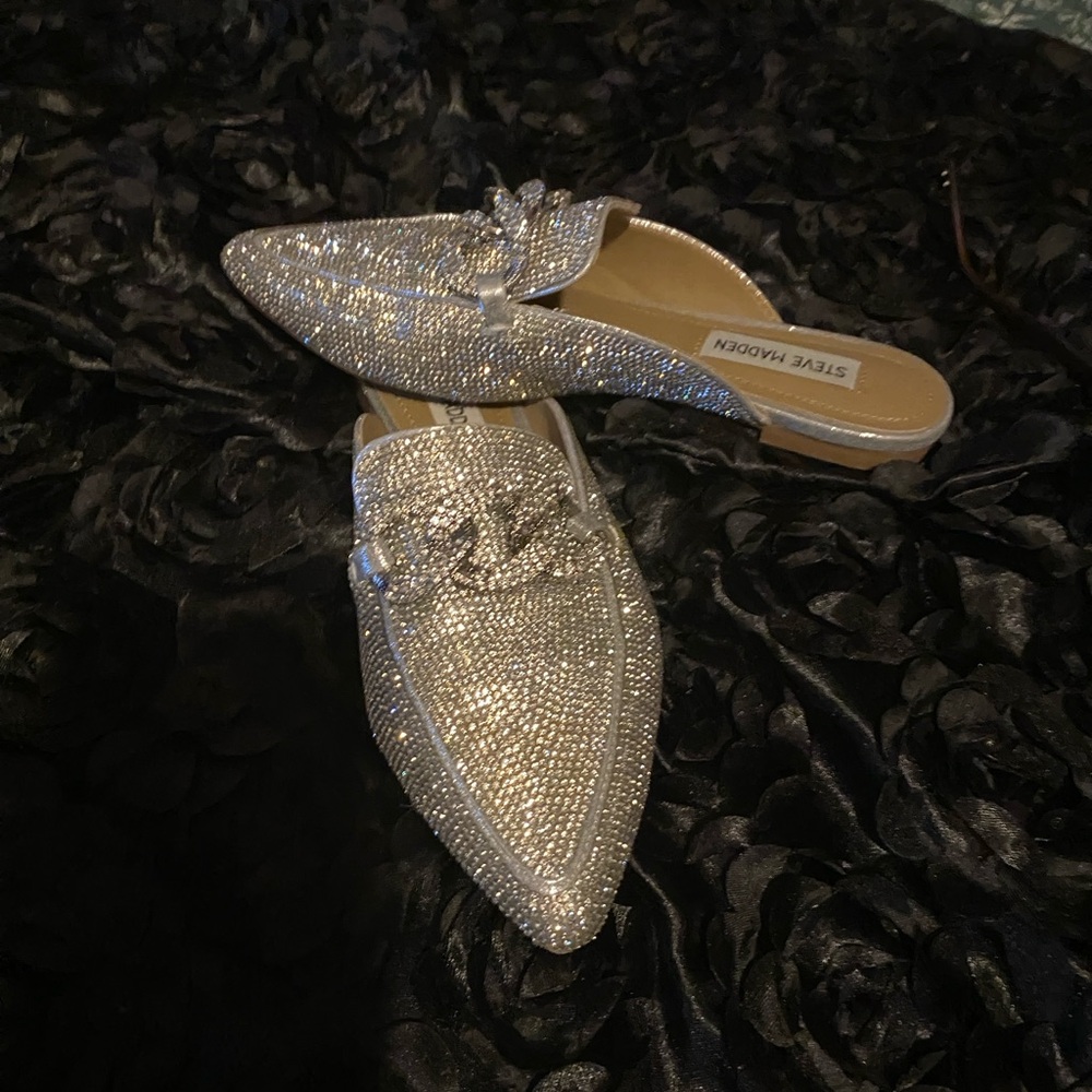 Steve Madden Silver Crystal Chain-Trim Pointed Mules - Picture 7 of 9